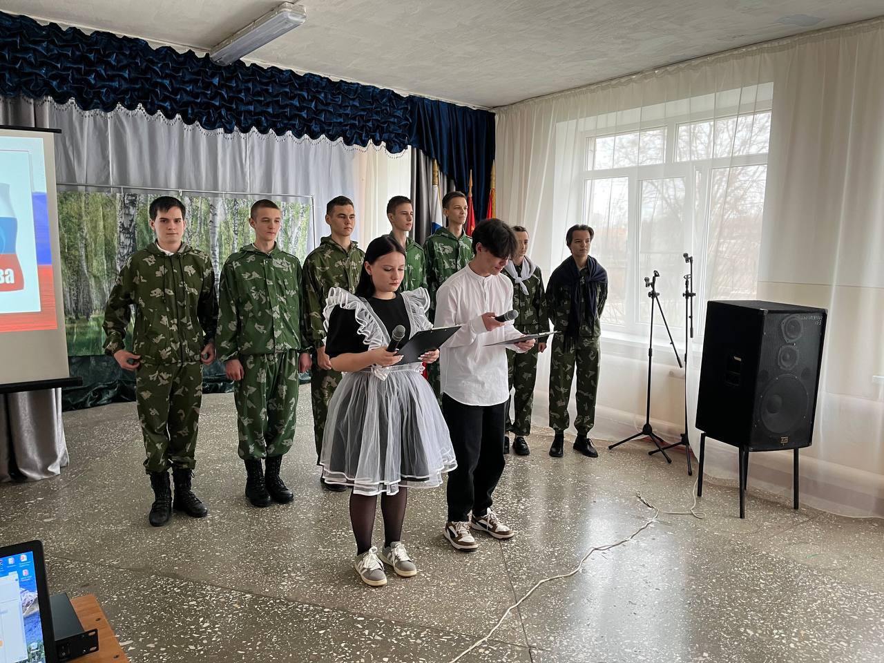 Сегодня в нашей школе прошел фестиваль военно-патриотической песни «О Родине, о доблести, о славе!», посвящённый Дню защитника Отечества..
